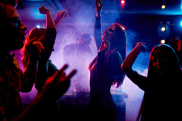 Nightlife (©Foto: iStock-shironosov)